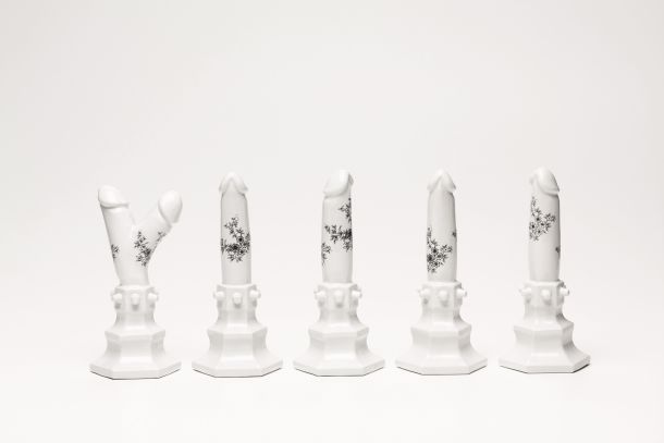 Namizni obeliski iz porcelana, ki jih je ustvaril kot študent na dunajski Šoli uporabnih umetnosti, so od leta 2014 del stalne zbirke muzeja Schloss Hof.