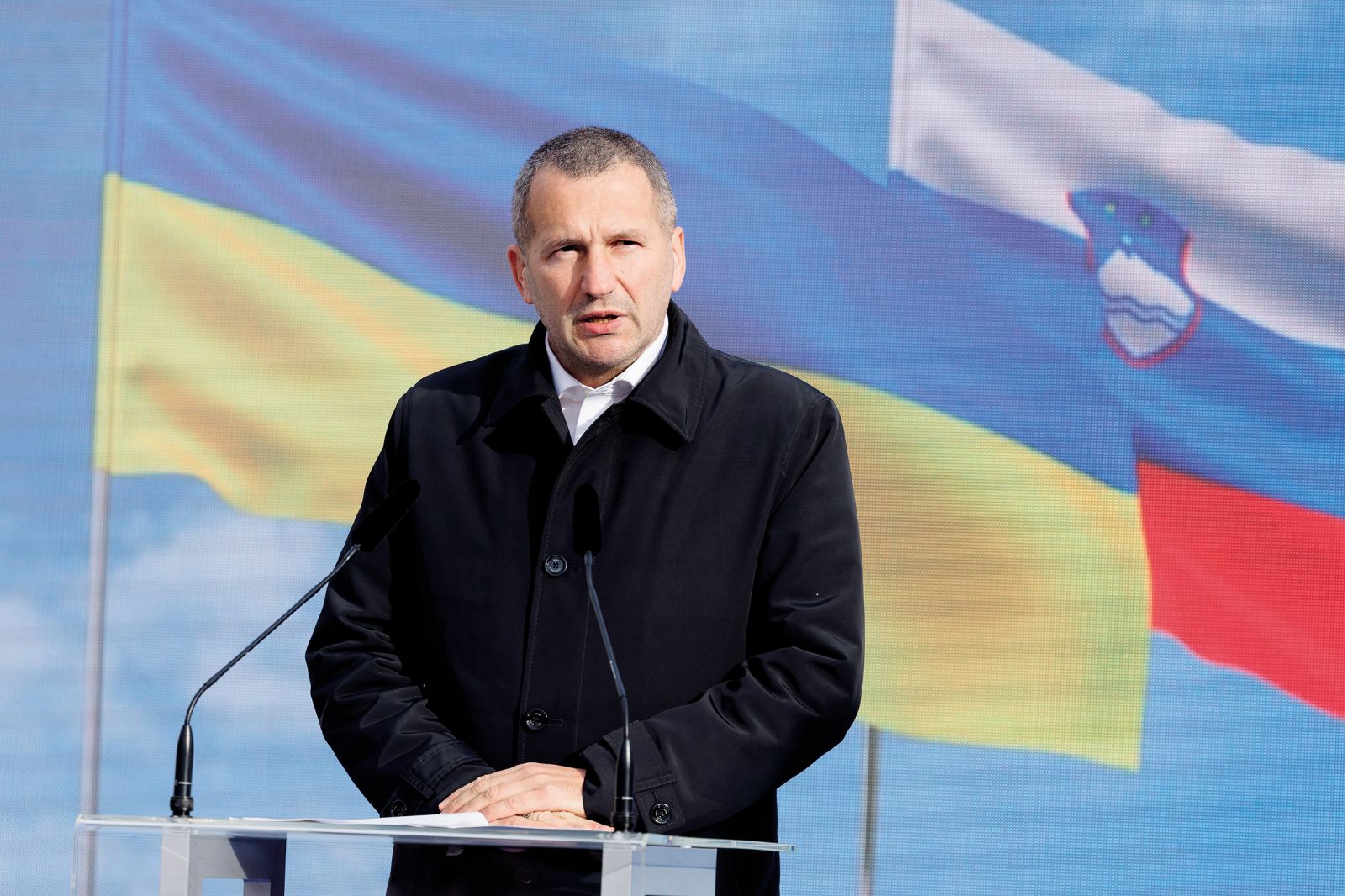 Damir Črnčec, državni sekretar na ministrstvu za obrambo ali lobist za Westinghouse? Ali oboje?