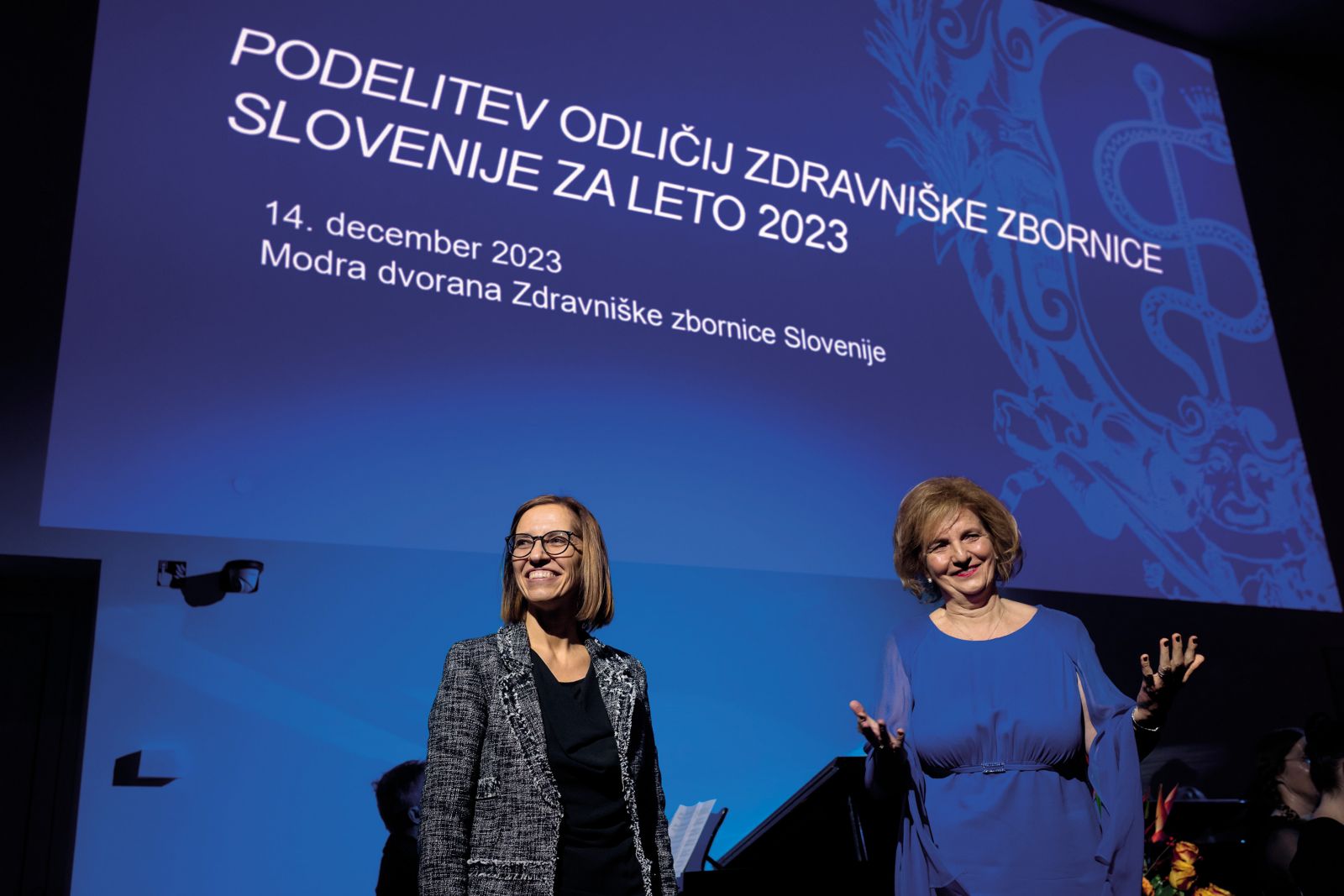 Upor zdravniških organizacij proti zadnji reformi zdravstvene ministrice Valentine Prevolnik Rupel je silovit, nasprotujejo mu praktično vsa njihova združenja, pa tudi številni zdravniki ne sedijo križem rok, ampak iščejo poti, kako bi se izognili novi ureditvi. (Na fotografiji ministrica s predsednico Zdravniške zbornice Bojano Beović)