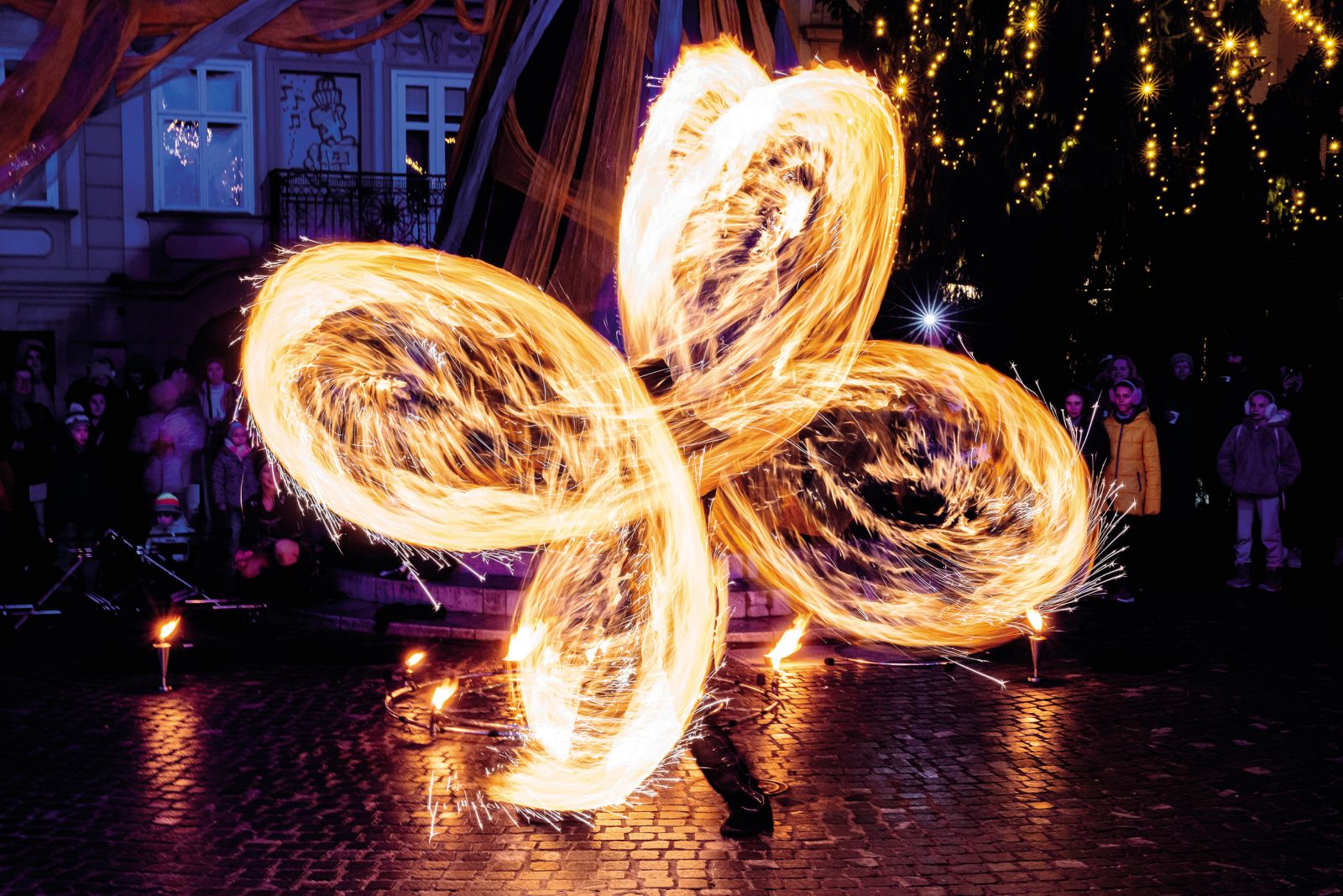 Flare performance (AUT): Plameni templja | Luka Dakskobler