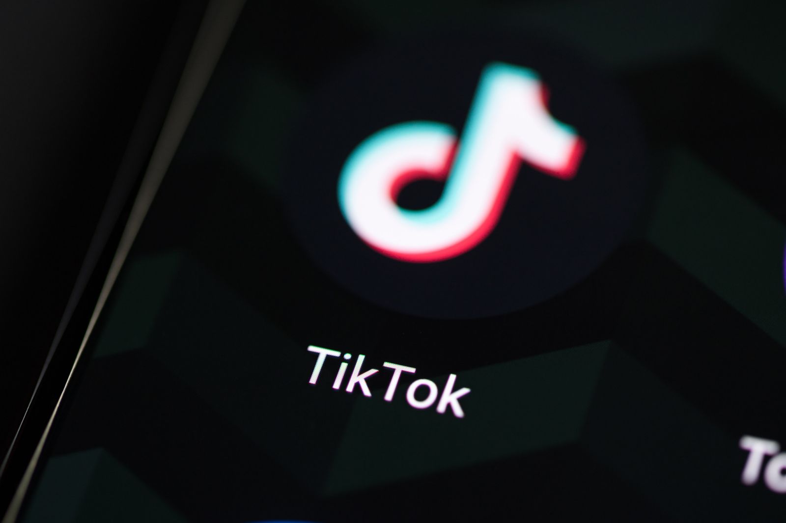 Kdo bo prevzel TikTok? / Trump: »Veliko ljudi ga želi, odločil pa se bom jaz«