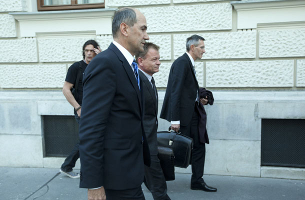 Janše spet ni bilo na sojenje