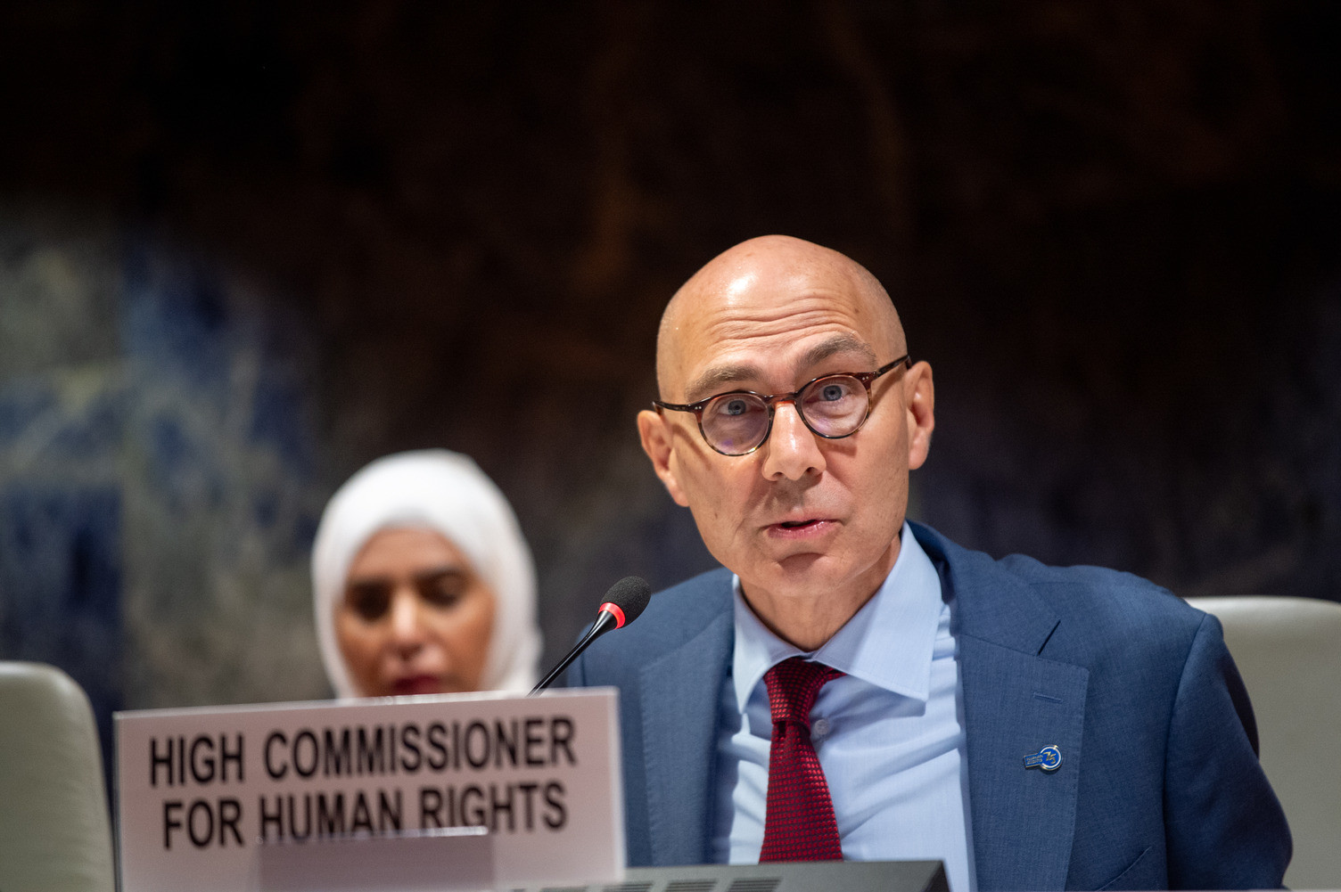 »To, da Izrael na ozemlje, ki ga zaseda, premešča del svojega civilnega prebivalstva, je vojni zločin«