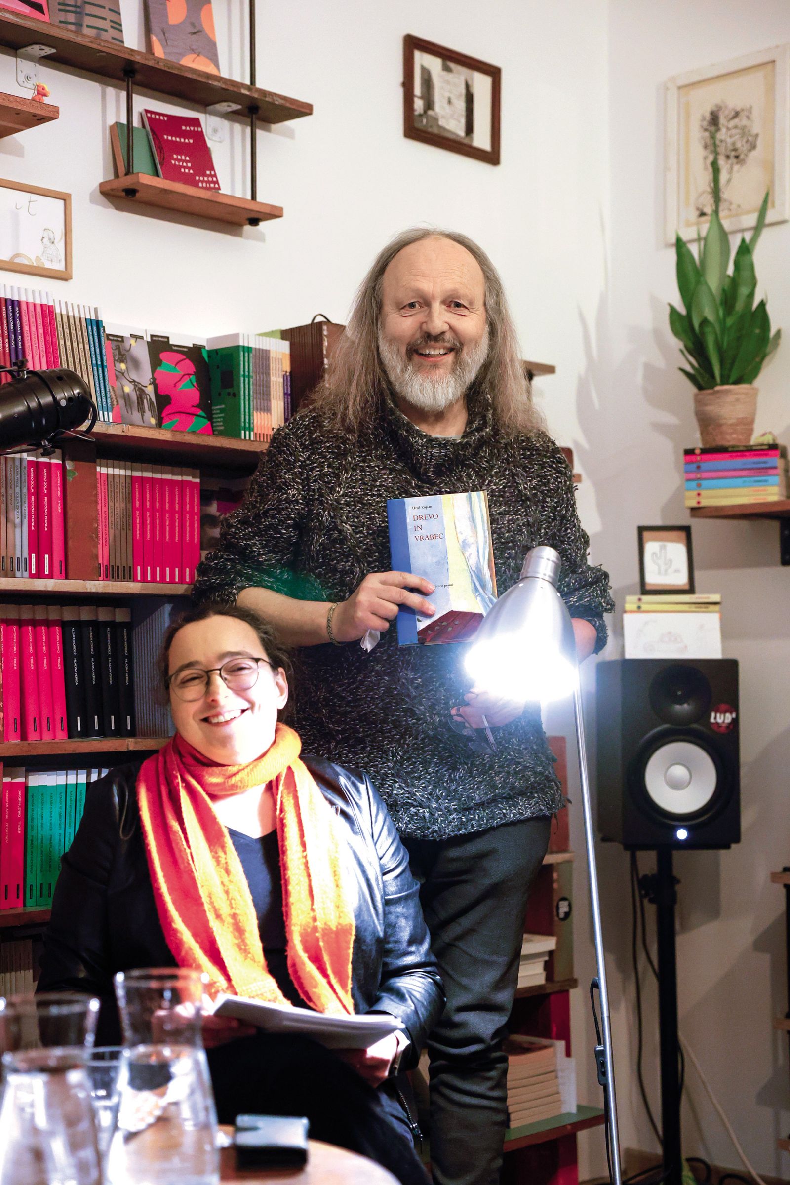 Uroš Zupan in Veronika Dintinjana; cikel Poezije na podlago, LUD Literatura, LJ | Borut Krajnc
