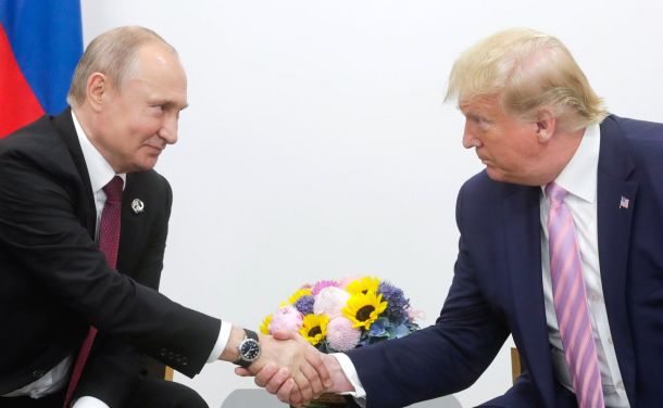 »To, kar počne Putin, je neopravičljivo, in to, kar počne Trump, je neverjetno nesmiselno«