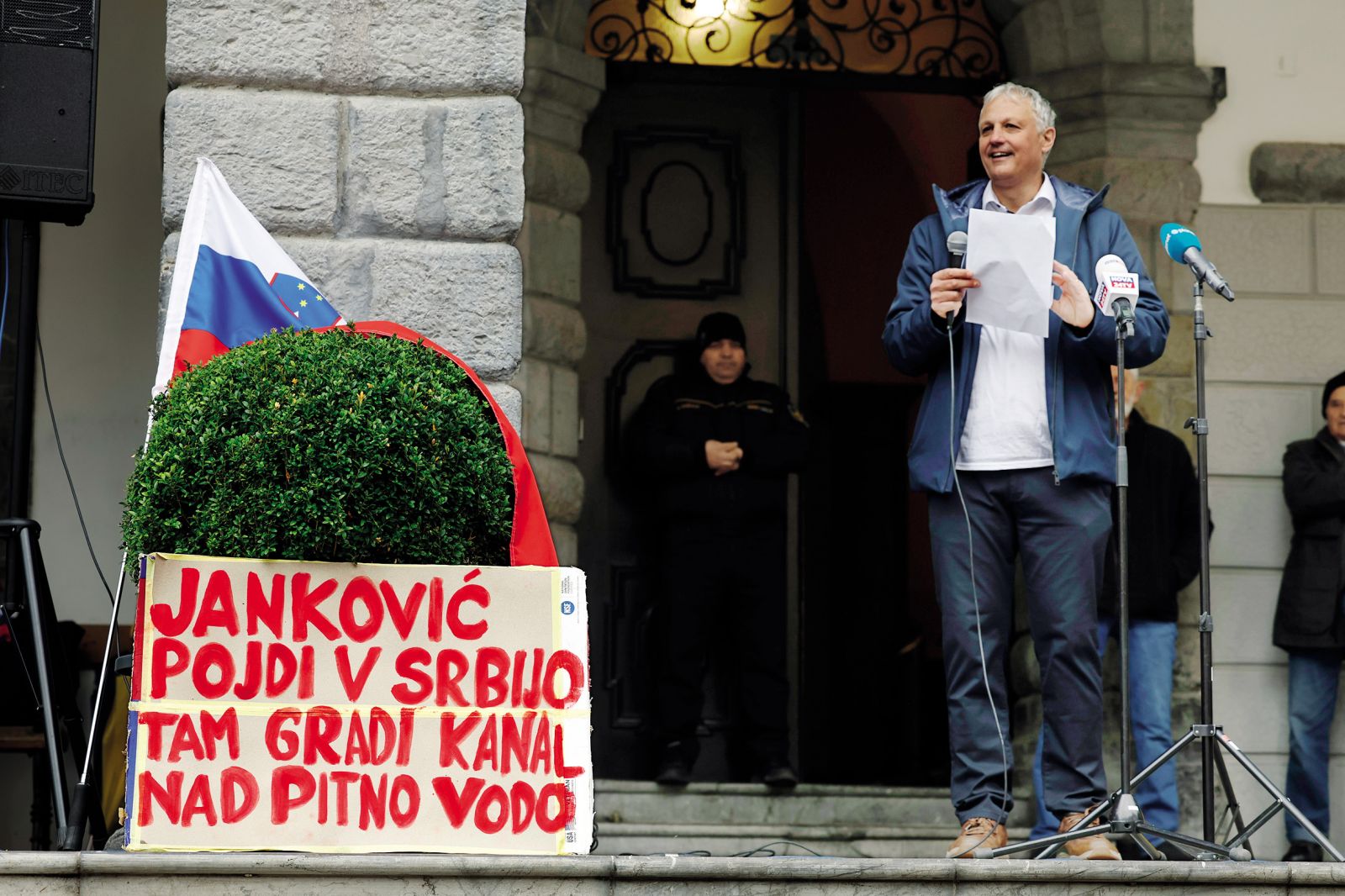 Protest za čisto pitno vodo v Ljubljani | Borut Krajnc
