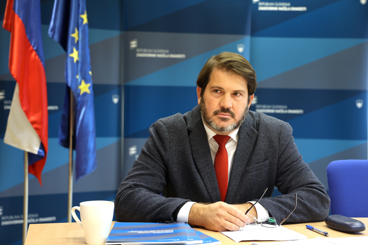 »Odrekanje zdravstvene obravnave izključno istospolno usmerjenim pacientkam je nedopustno«