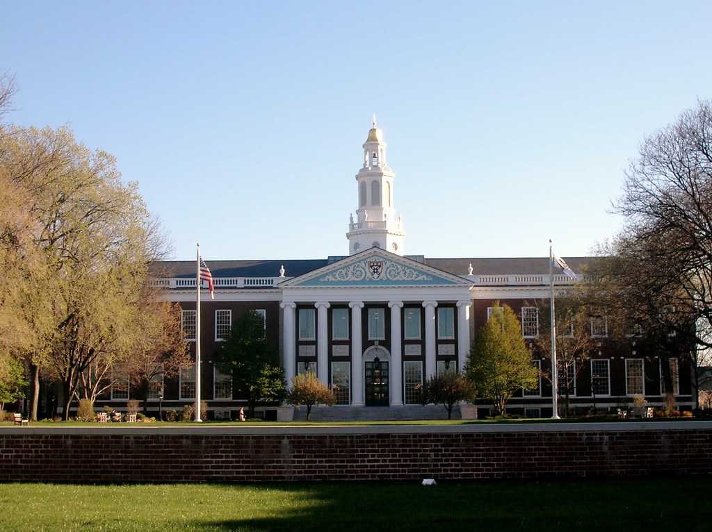 Trumpova vlada zamrznila proračunsko pomoč univerzi Harvard