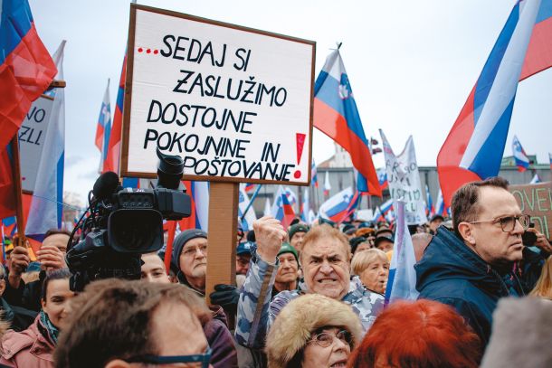 Anketa / Koliko vprašanih podpira pokojninsko reformo?