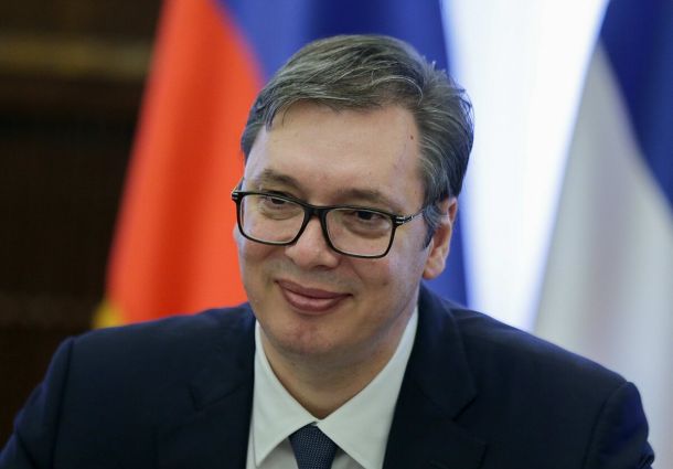 Srbska vlada naj bi podelila državljanstvo več kot 200 vplivnim Rusom