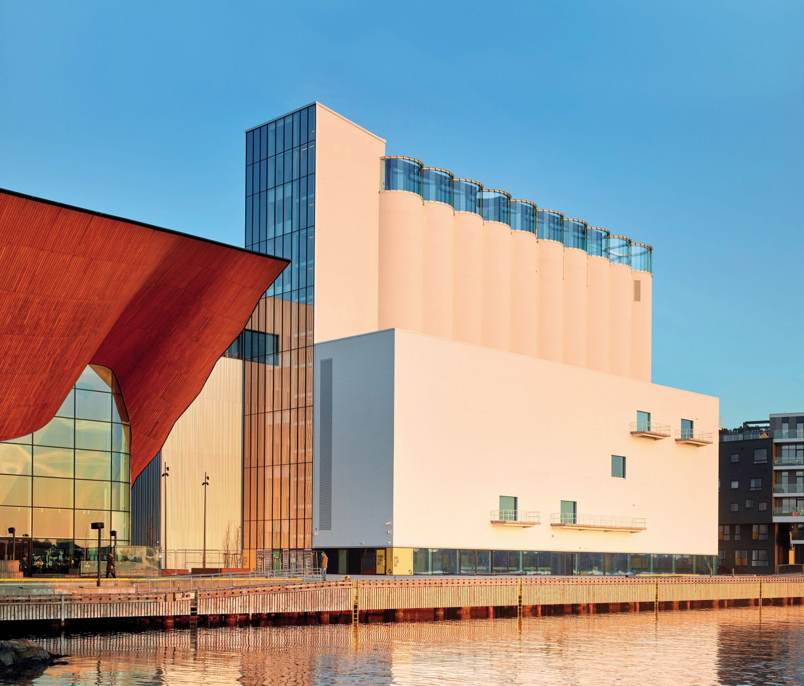 V norveškem Kristiansandu so silos spremenili v Kunstsilo, muzej z največjo umetniško zbirko skandinavske umetnosti na svetu.