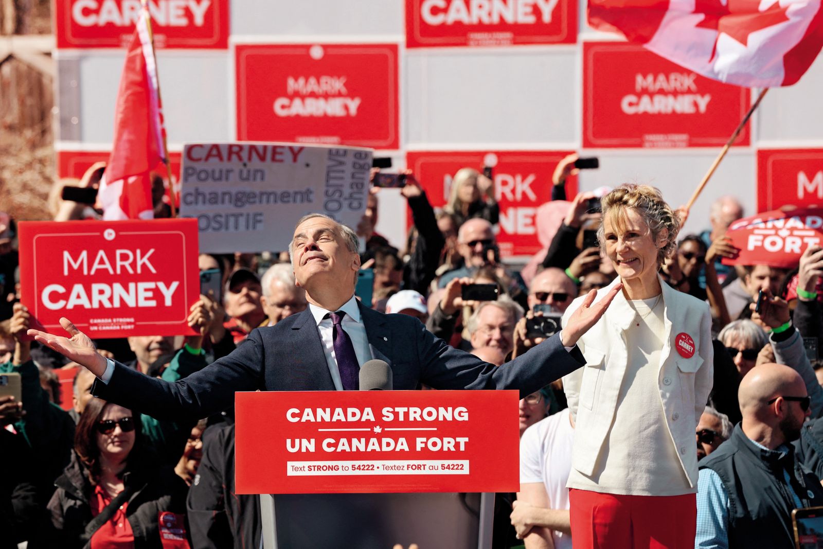 Predsednik kanadske vlade in vodja liberalcev Mark Carney ob svoji ženi Diani Fox Carney