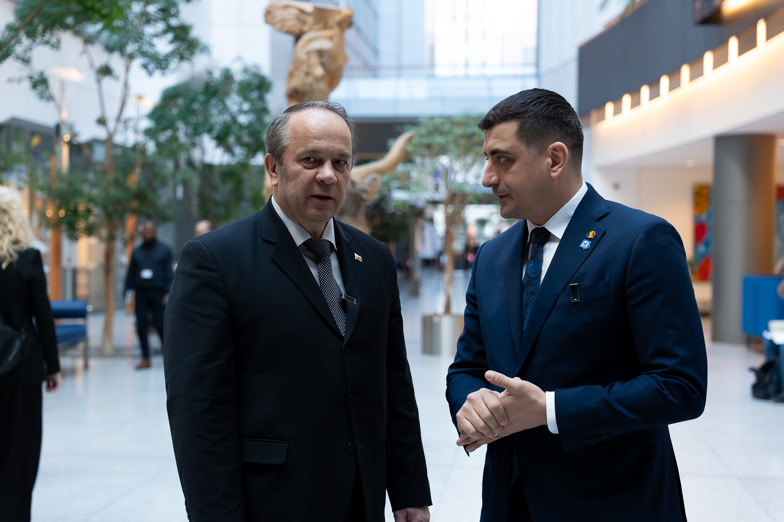 »Ven s tatovi, naj pridejo patrioti«