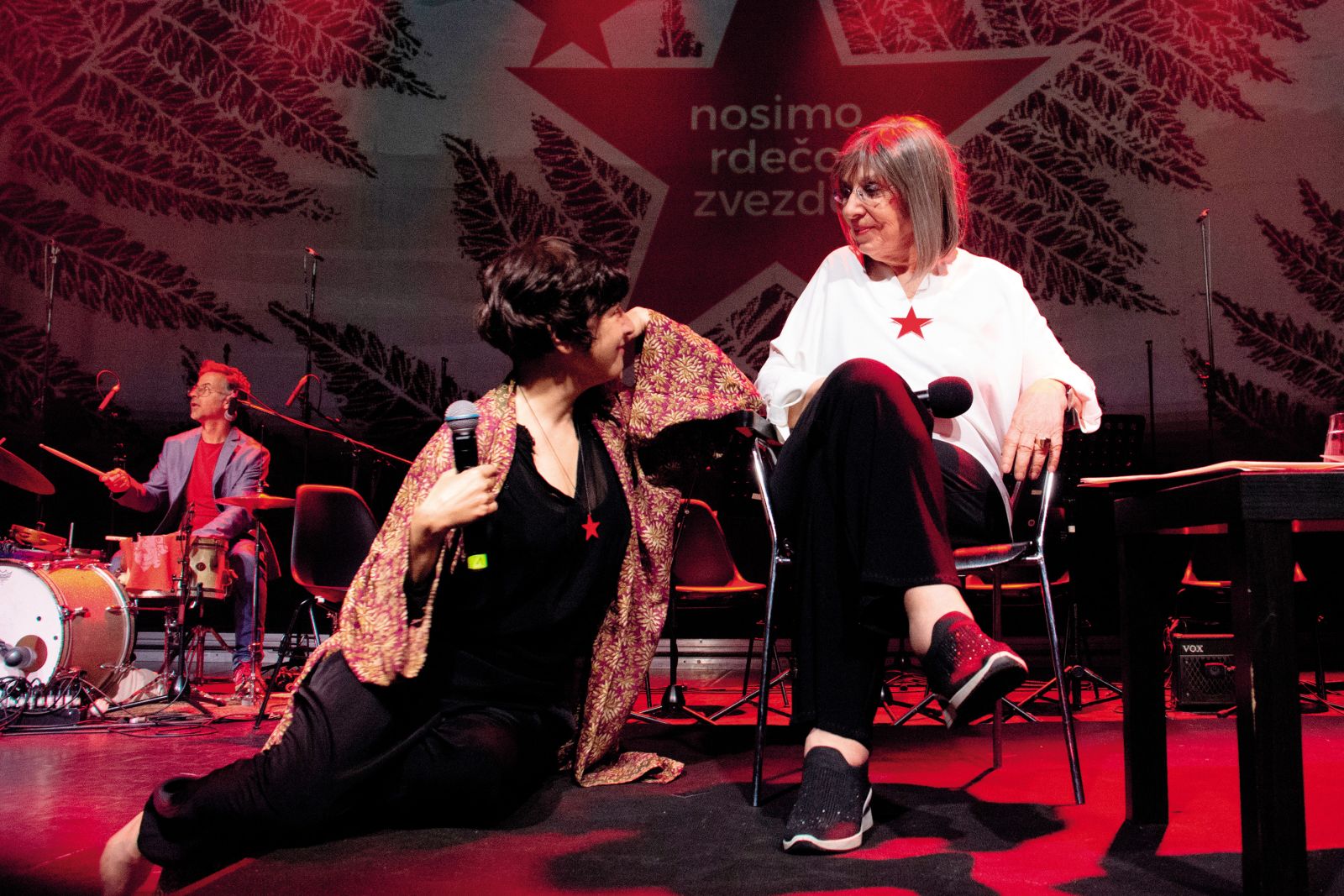Janja Majzelj in Svetlana Makarovič na koncertu Nosimo rdečo zvezdo | Marko Popovič