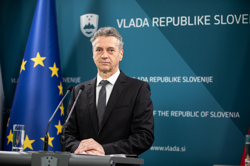 Golob /  »Ta referendum je interno preštevanje desnice za skoraj sedem milijonov javnega denarja«