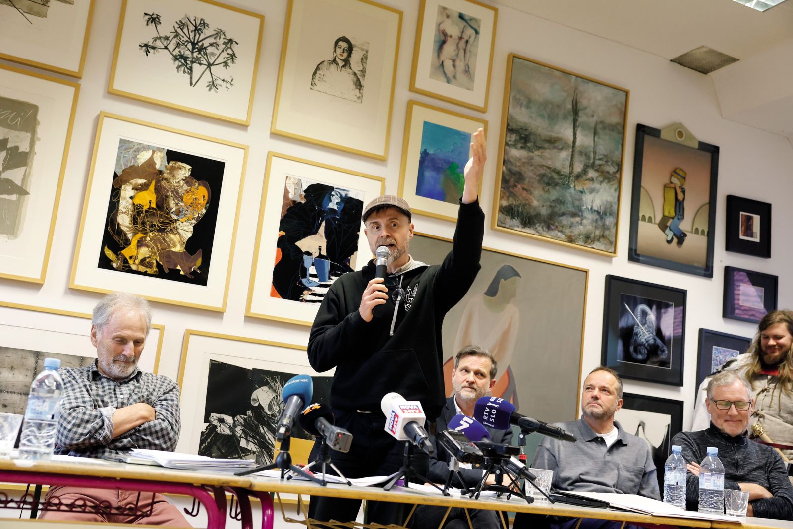 Zahtevo, da SŠOF ostane v Križankah, so podprli tudi ugledni ustvarjalci Herman Gvardjančič, Ciril Horjak, Alen Ožbolt, Tadej Glažar in Aleksij Kobal.