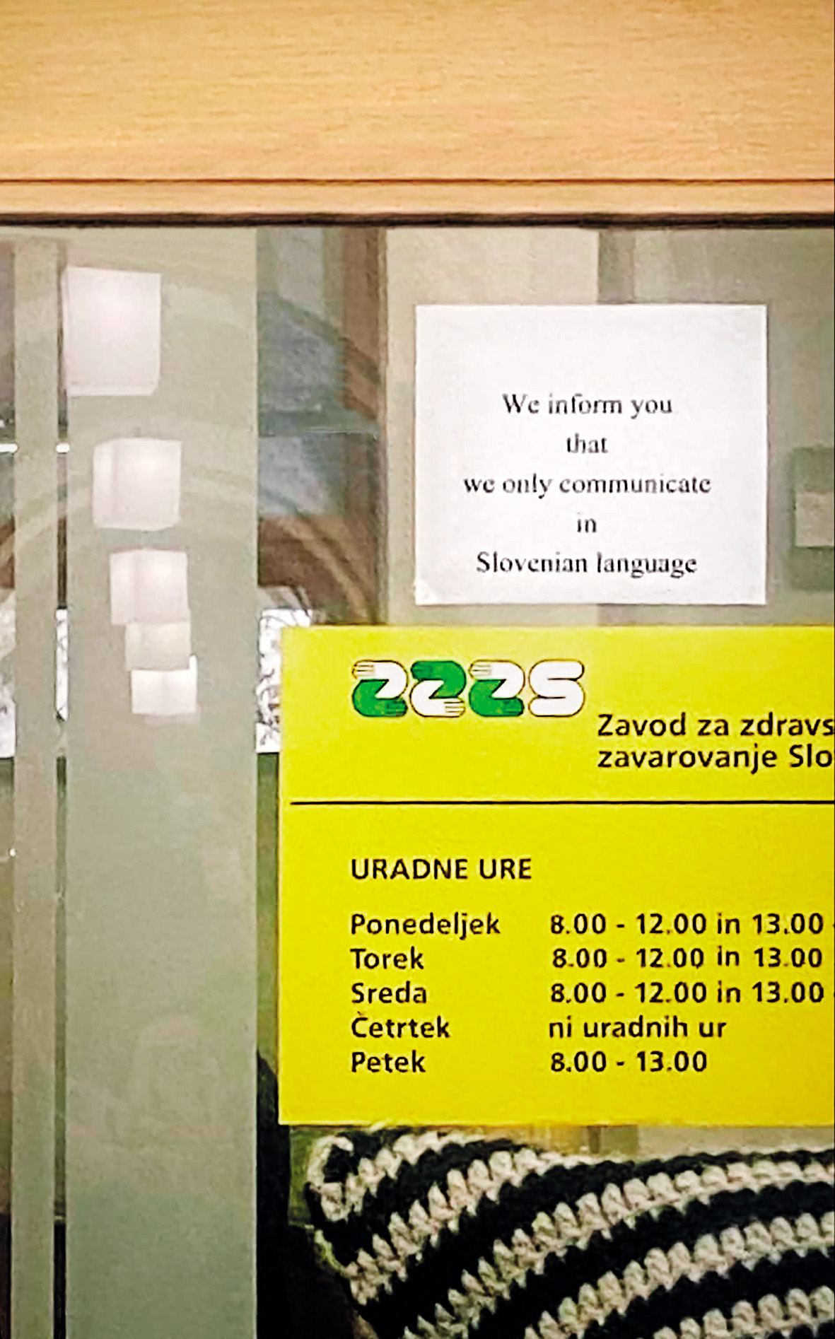 Obvestilo pred vrati poslovalnice