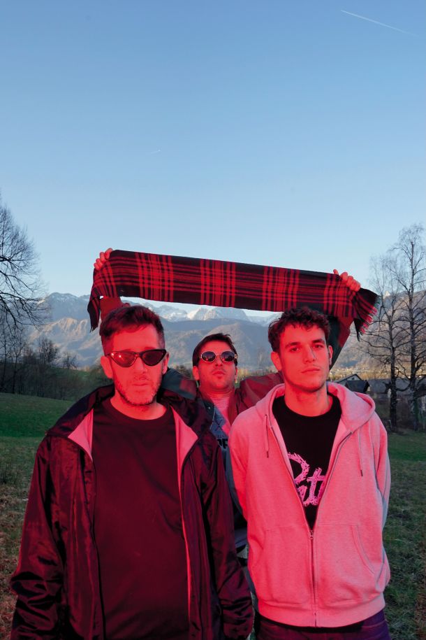 Matter so Matej Tunja - Tunja (levo), Dario Nožić Serini - Dacho (v sredini) in Simeon Perich - Shao (desno); slednji je pred časom nadomestil Luko Laha - Levanaela. 