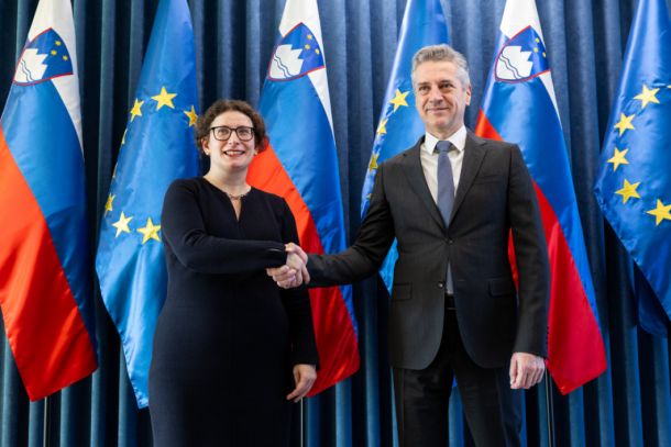 Sodnica Beti Hohler in premier Robert Golob