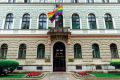 Mavrična zastava na predsedniški palači v času tedna ponosa 