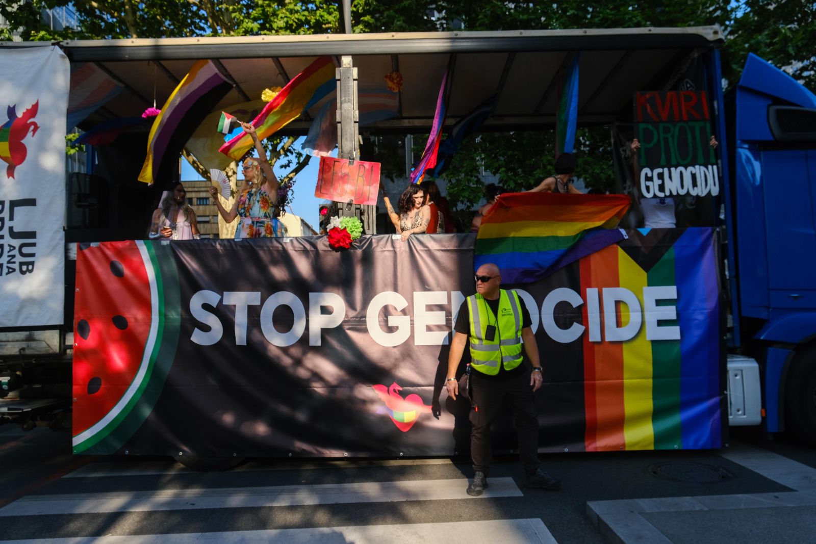 Proti genocidu na ljubljanski paradi ponosa