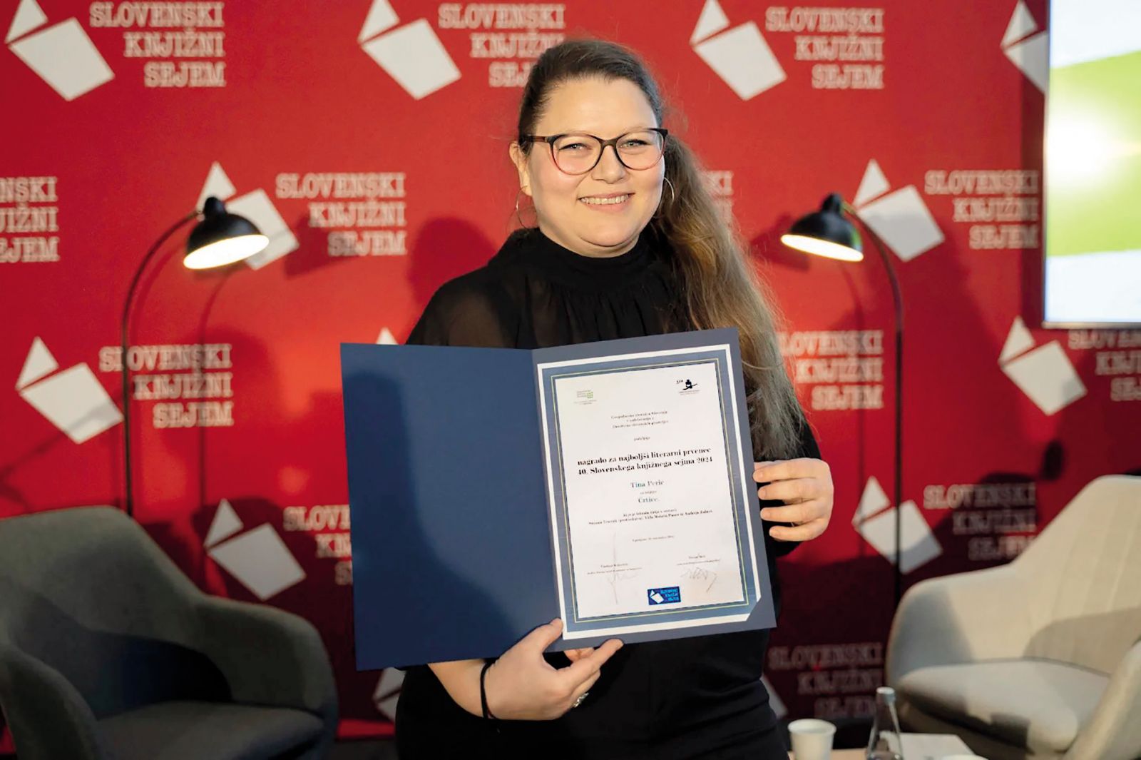 Tina Perić z veliko nagrado Slovenskega knjižnega sejma