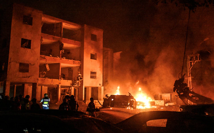 Izrael in Iran nadaljujeta medsebojne napade