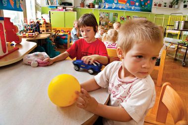 Spraviti otroka v vrtec pred desetimi leti ni bila lahka naloga