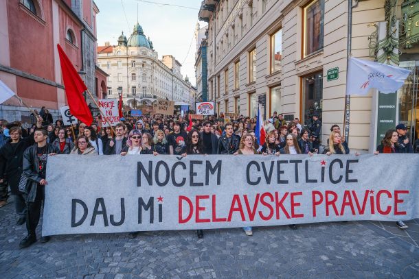 »Spremembe v demokracijah se zgodijo, ko gredo ljudje na ulice«