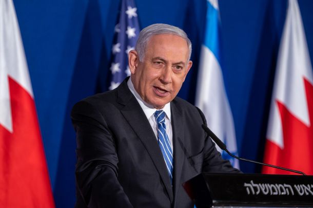 Izrael napadel Iran /  Med ubitimi iranski jedrski znanstveniki in vojaški poveljniki
