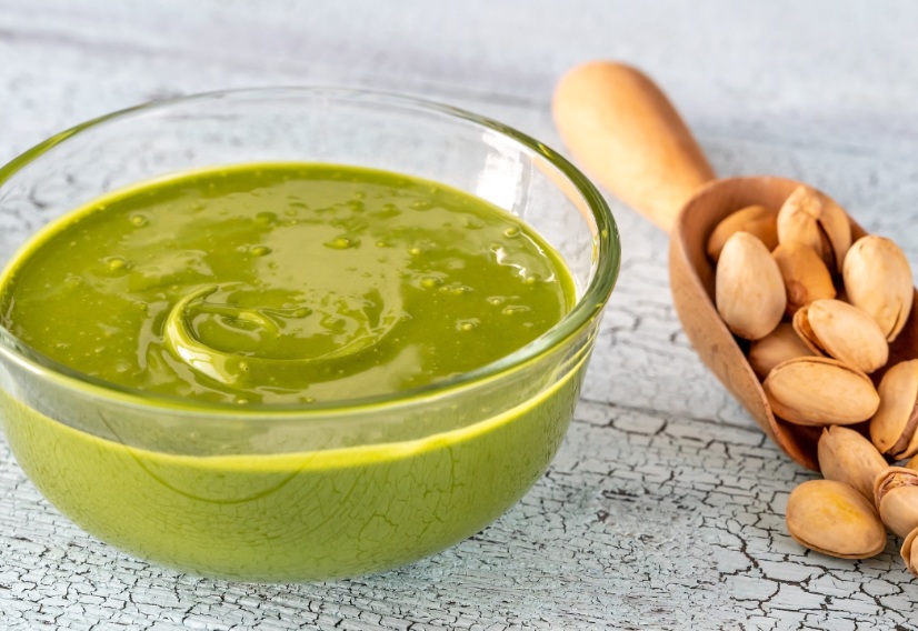 Pri izbiri pistacijevega namaza naj vas ne zavede intenzivna zelena barva