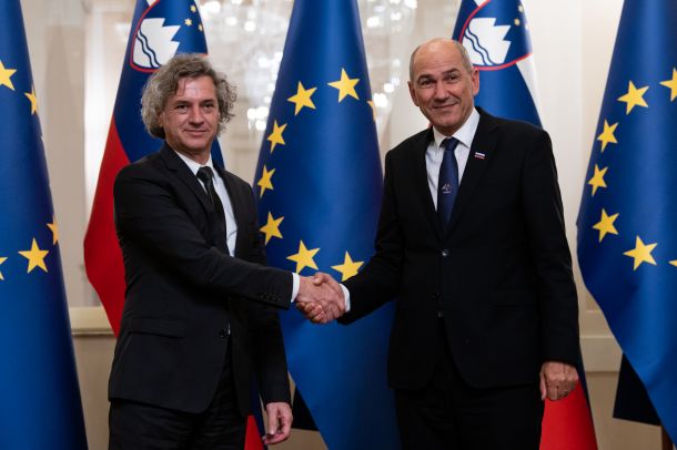 Premier Robert Golob (Gibanje Svoboda) in predsednik SDS Janez Janša po zadnjih državnozborskih volitvah
