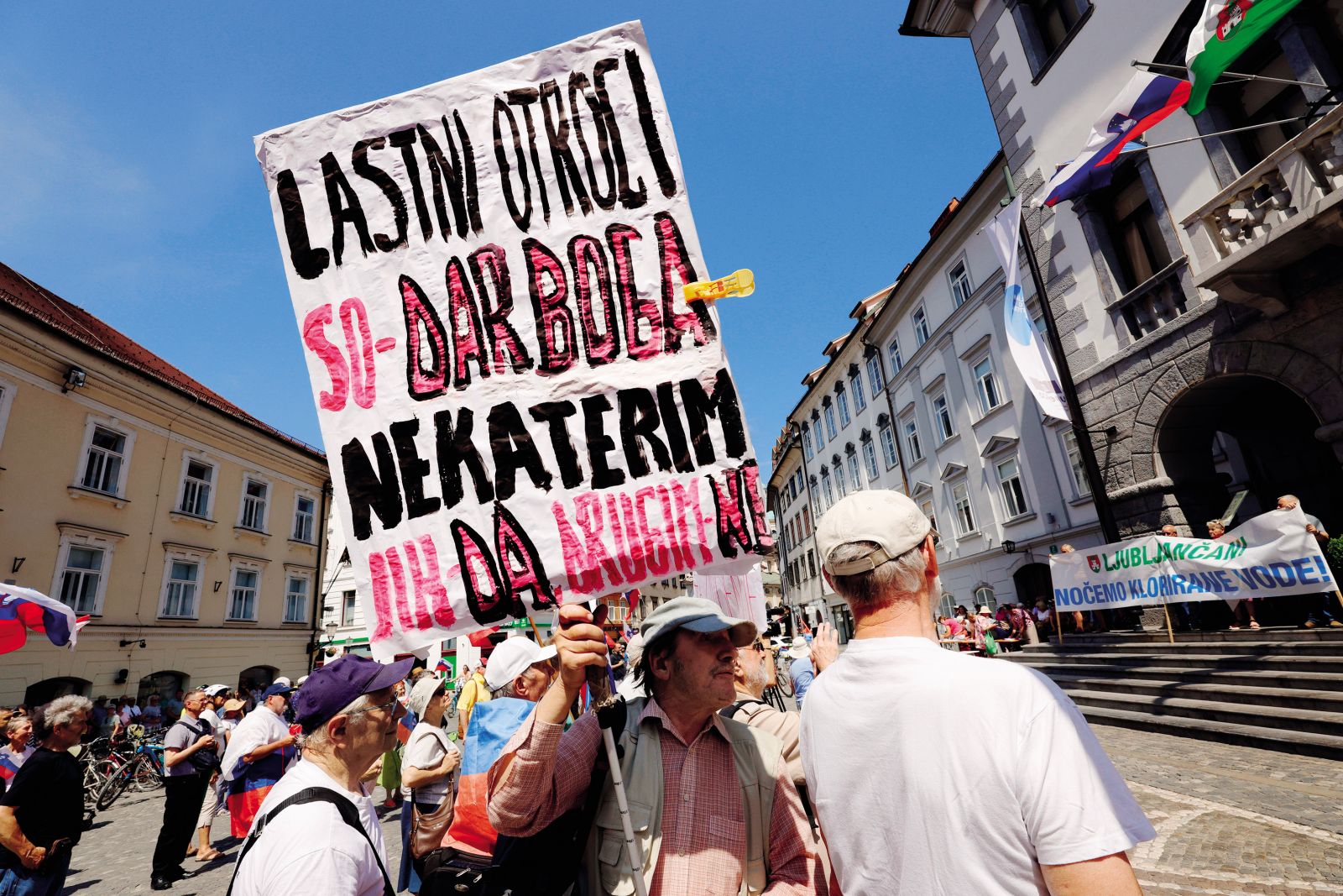 Kljub jasni odločitvi ustavnega sodišča, ki je ugotovilo, da je bila omejitev dostopa do umetne oploditve neustavna, Aleš Primc in njegovi ne popuščajo. Zdaj so si zaželeli še en referendum.