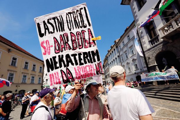 Kljub jasni odločitvi ustavnega sodišča, ki je ugotovilo, da je bila omejitev dostopa do umetne oploditve neustavna, Aleš Primc in njegovi ne popuščajo. Zdaj so si zaželeli še en referendum.