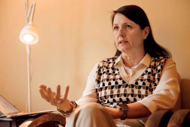 Tina Bončina je  je v pogovoru za posebno številko Mladine poudarila, Težava je v tem, da ne moreš delati več, kot zmoreš – če to počneš, delaš na pósodo In posojilo moraš prej ali slej poplačati, navadno z visokimi obrestmi v obliki izgorelosti, izčrpanosti in bolezni, je še komentirala psihoterapevtka.