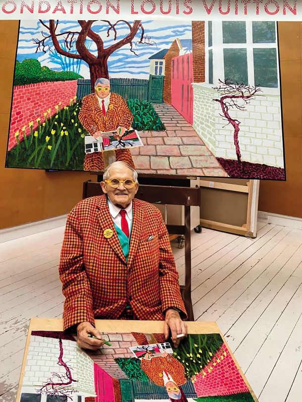 David Hockney je na sliki Predstava v predstavi v predstavi in jaz s cigareto (2025) upodobil tudi sebe med ustvarjanjem tega dela. Na pariški razstavi je poziral v isti obleki in v enakem položaju, v kakršnih je na sliki.
