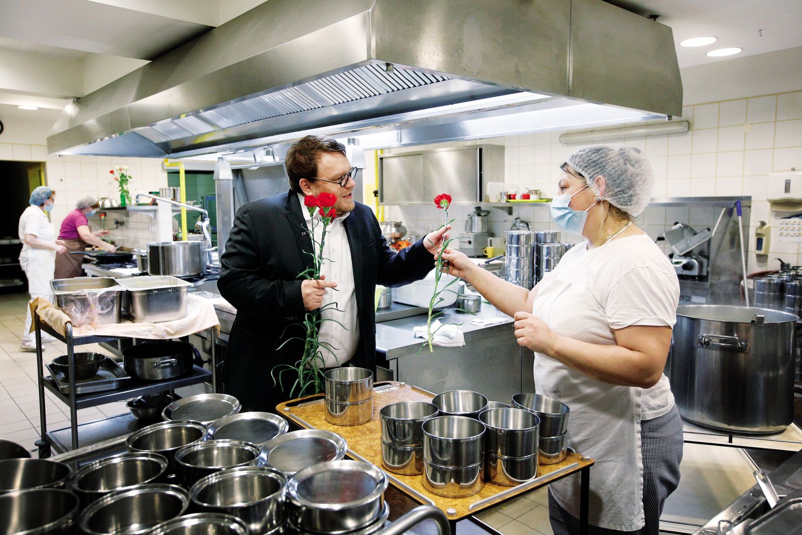 Minister za solidarno prihodnost, odgovoren za izvedbo projekta dolgotrajne oskrbe, v Domu starejših občanov Fužine ob lanskem mednarodnem dnevu žensk