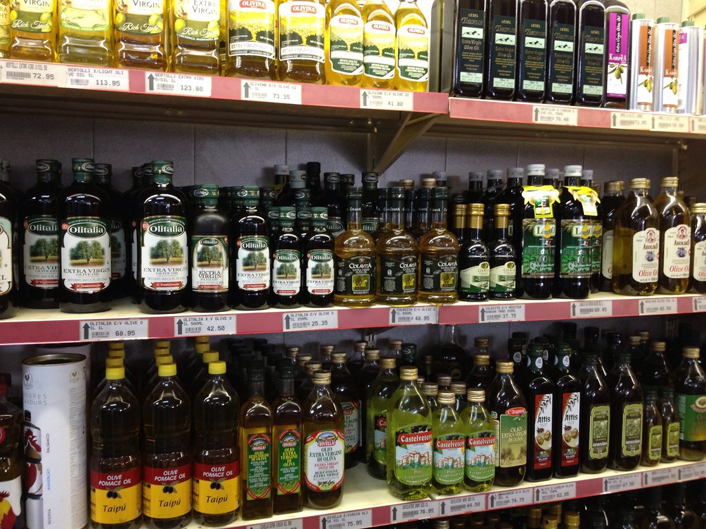 Anketa / Državljani Slovenije menijo, da je največ ponaredkov pri oljčnem olju