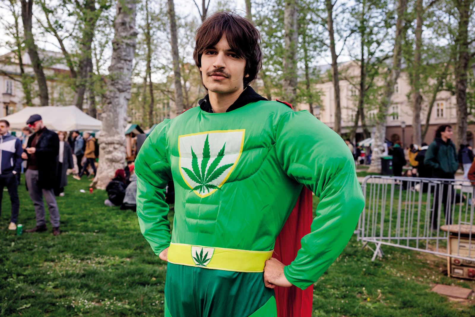 O tem, da bo Slovenija vsaj priškrnila vrata za legalizacijo rabe konoplje, se v politiki govori že ducat in več let. Bo novi predlog prestal merjenje moči v parlamentu? (Na sliki utrinek z lanske prireditve Marihuana marš)