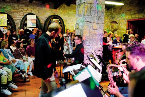 Tubist Goran Krmac in Big Band Cerknica; Kanava