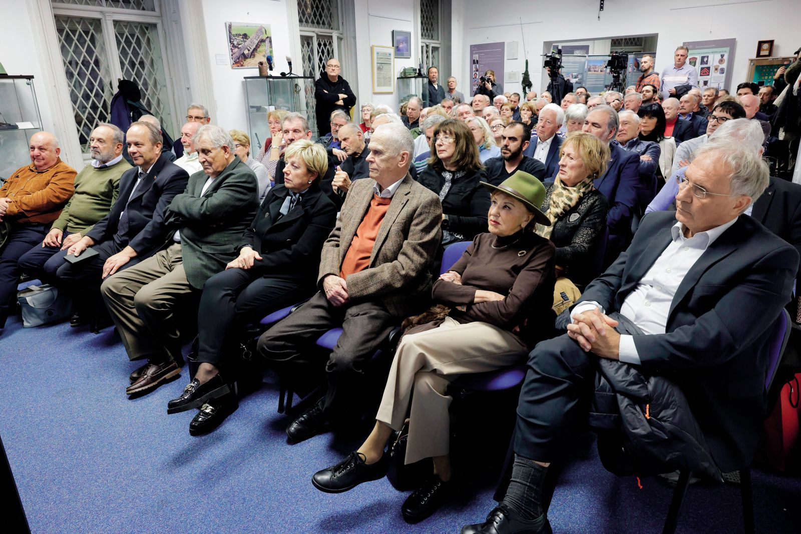 Rosvita Pesek se je omizja ob 35. obletnici Demosa vseeno udeležila, a ne kot voditeljica, temveč samo kot gostja dogodka