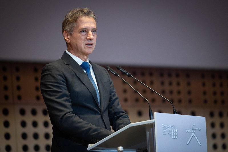 Anketa / Podpora Golobovi vladi še višja