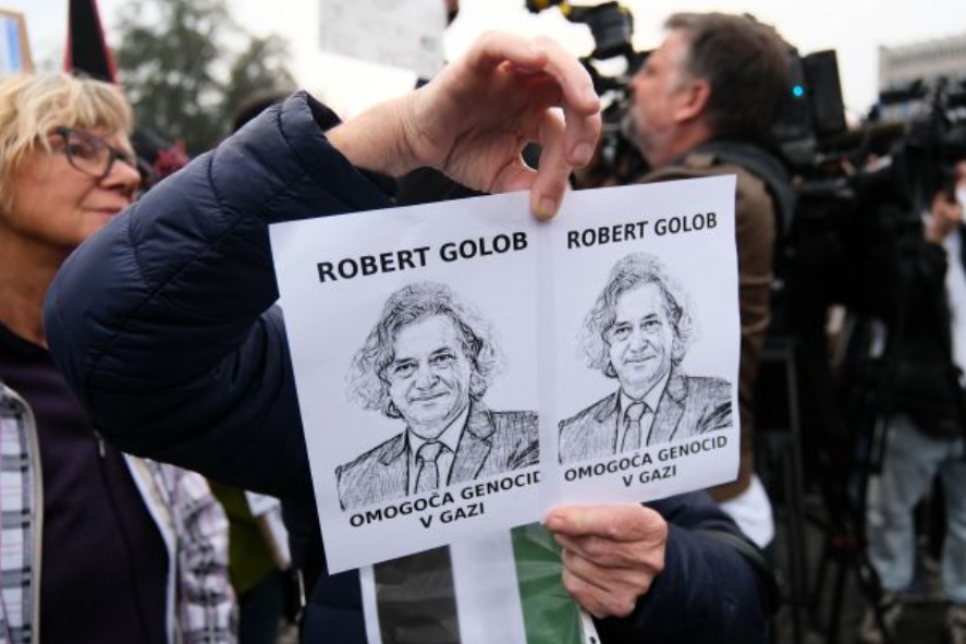 Politiki legitimirajo vojne zločine in dopuščajo genocid