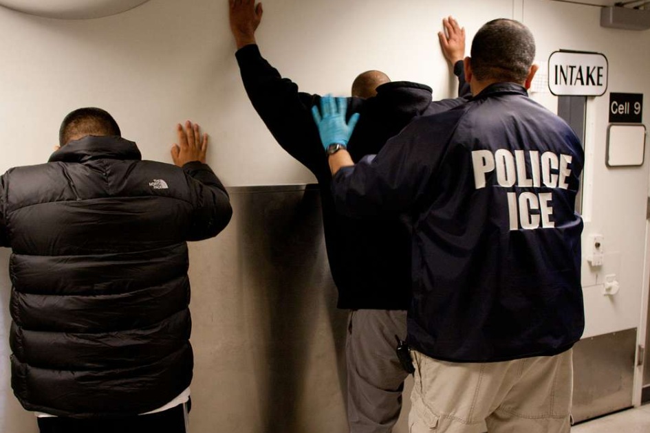 Posel za zasebne zapore /  Število pridržanih priseljencev v ZDA doseglo rekordno raven