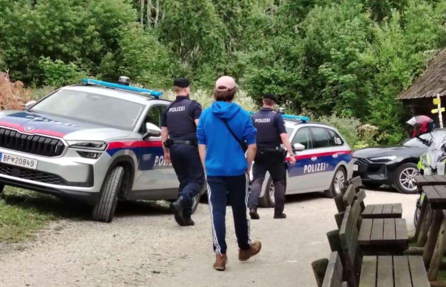 Peršmanova domačija, kraj spomina na 11 žrtev nacističnih pobojev, je pomemben simbol slovenske manjšine