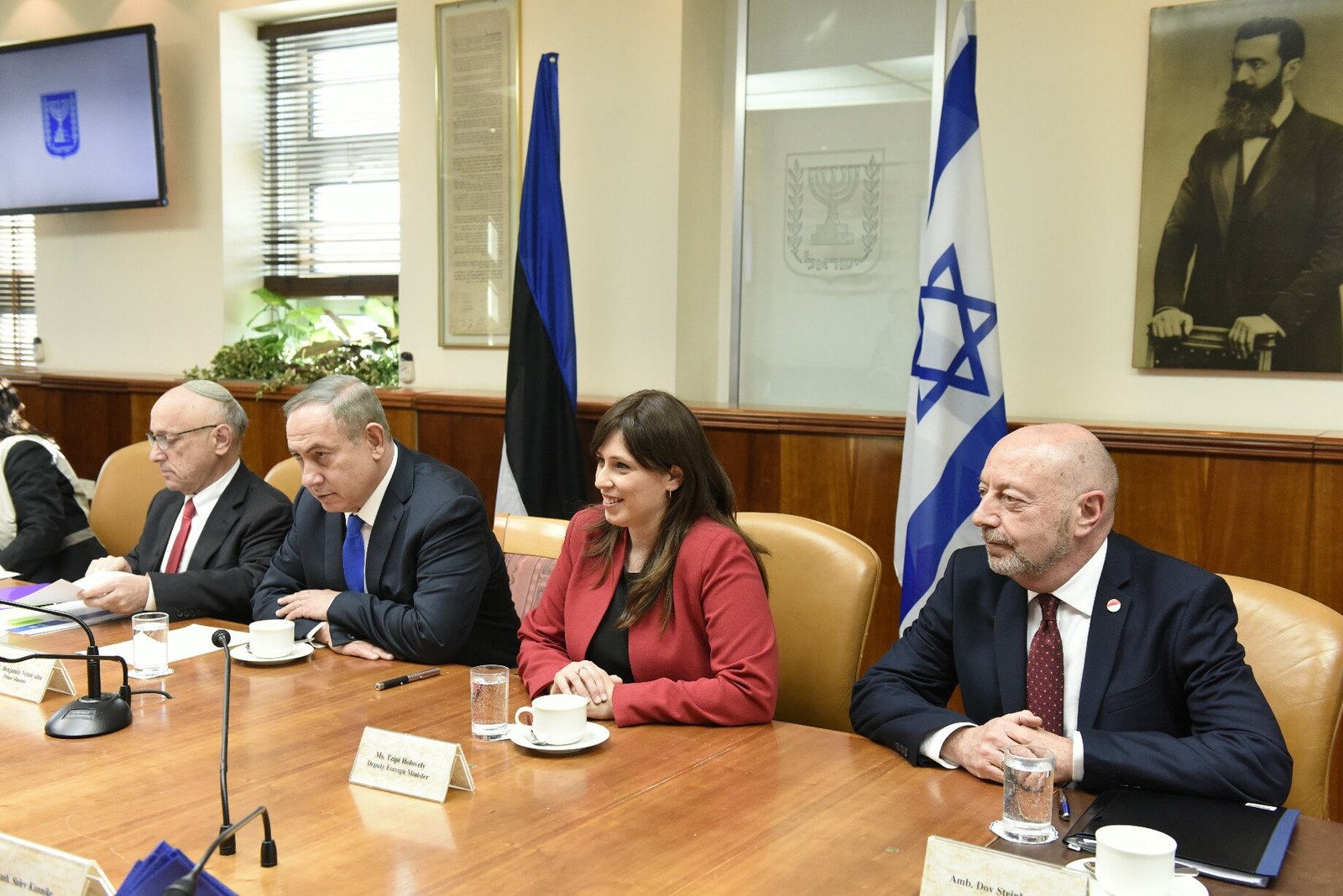 Izraelska ministra v vedno več državah nezaželeni osebi