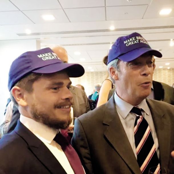 Nigel Farage (desno) s kapo Make Britain Great Again