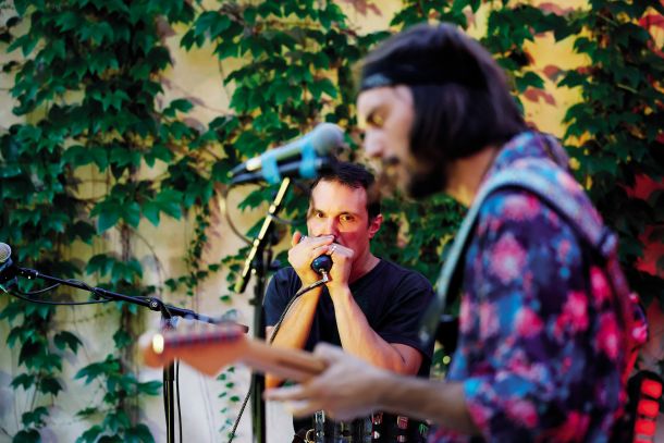 Miha in Julijan Erič, koncert bratov, Hostel Celica, Metelkova, LJ