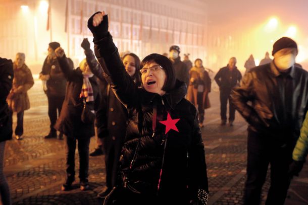 Umetnica Svetlana Makarovič je bila redna obiskovalka petkovih kolesarskih protestov v času tretje Janševe vlade