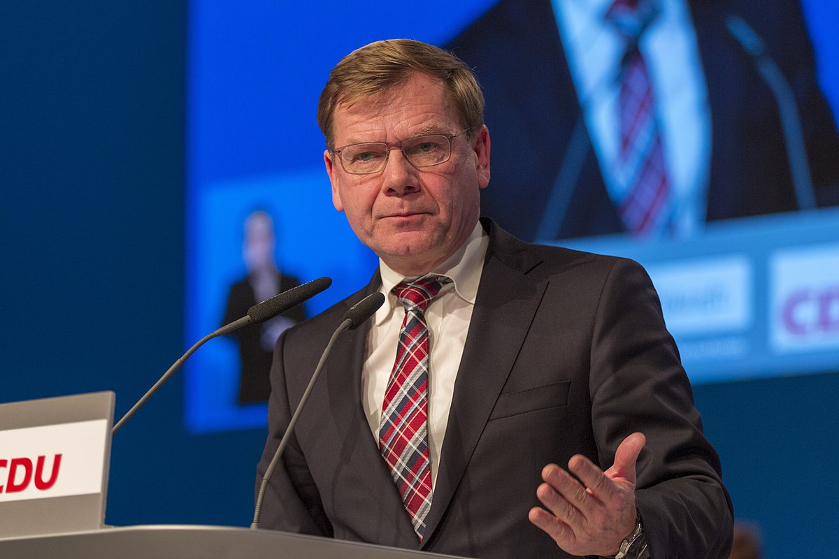 »Kitajska grozi, da bo prestavila meje v svojo korist«